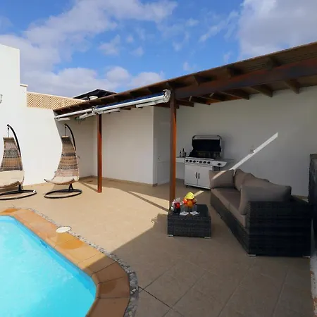 Joanne - 4 Bedroom - Wifi And Air Conditioning - Perfect For Families Willa