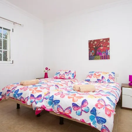 Joanne - 4 Bedroom - Wifi And Air Conditioning - Perfect For Families فيلة *