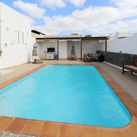 Villa Joanne - 4 Bedroom - Wifi And Air Conditioning - Perfect For Families *