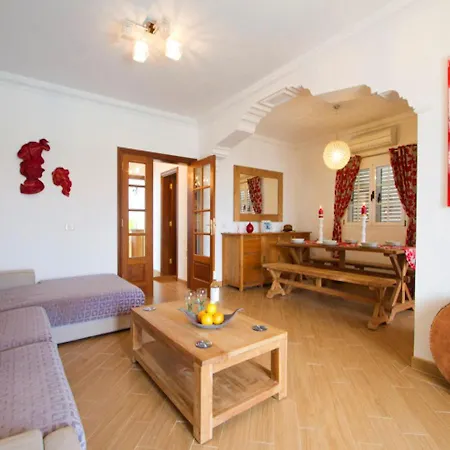 Joanne - 4 Bedroom - Wifi And Air Conditioning - Perfect For Families Villa