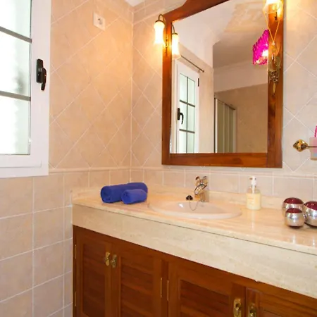 Joanne - 4 Bedroom - Wifi And Air Conditioning - Perfect For Families
